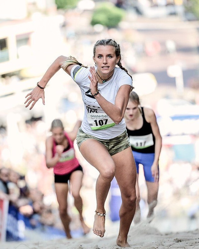 跑步膝盖疼应该做哪个动作,跑步怎么加强膝盖的力量和稳定性