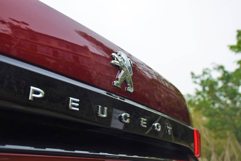 迈腾标志有哪些,辉腾迈腾车标下的字母区别