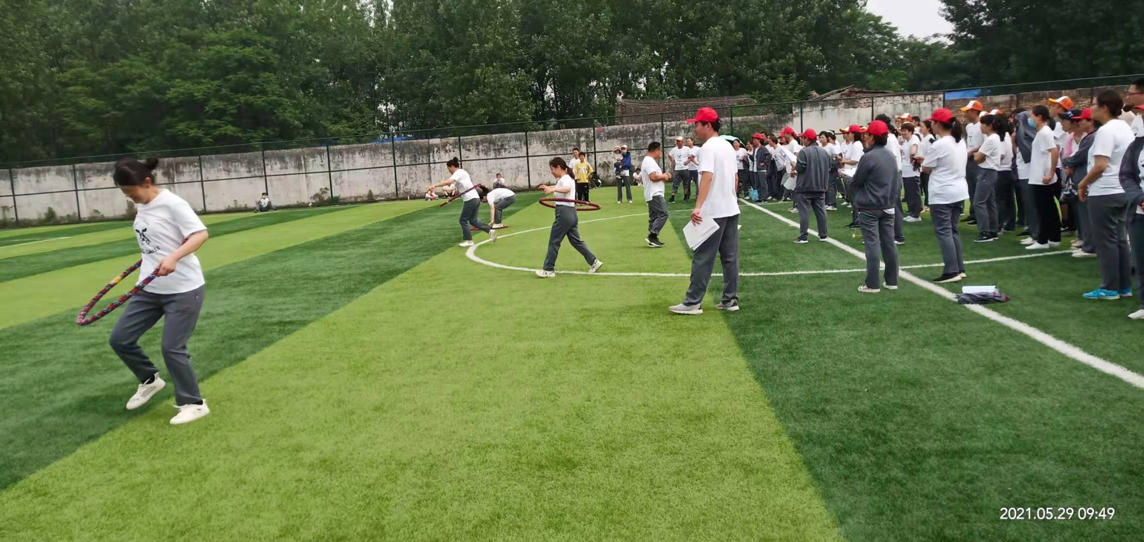 乡镇举行职工运动会,干部职工运动会激情开赛