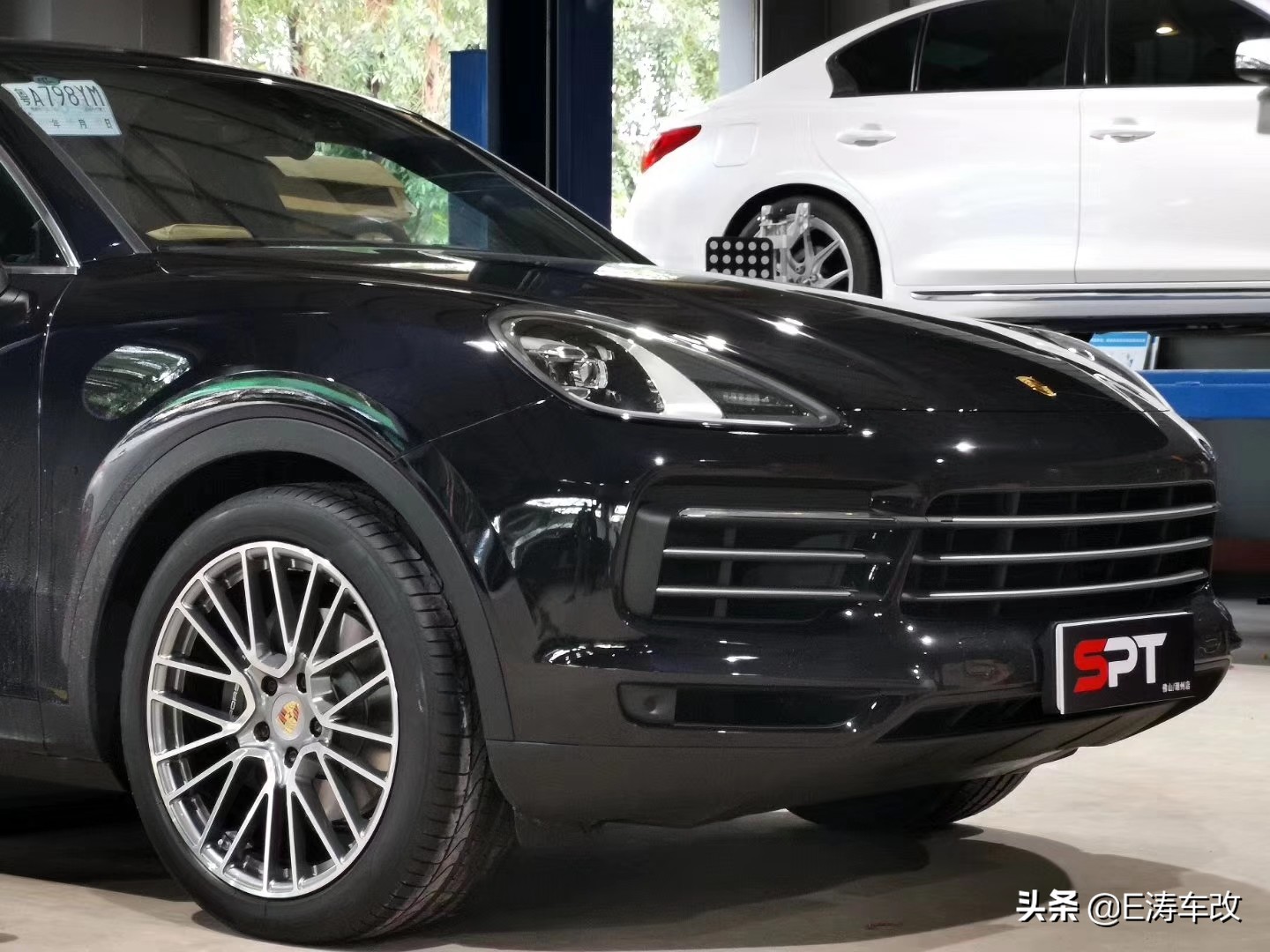 保时捷macan原厂鸟巢轮毂,保时捷鸟巢轮毂走起来的效果