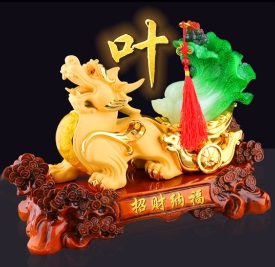 招财辟邪金色貔貅头像,背上有金元宝的貔貅招财纳福