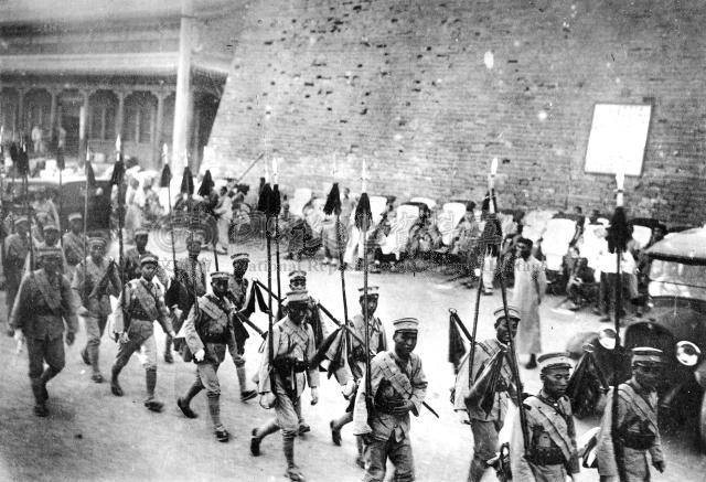 1930年，国民*党**中将被我军俘获，看到毛*东泽**大喊：润之，放我生路