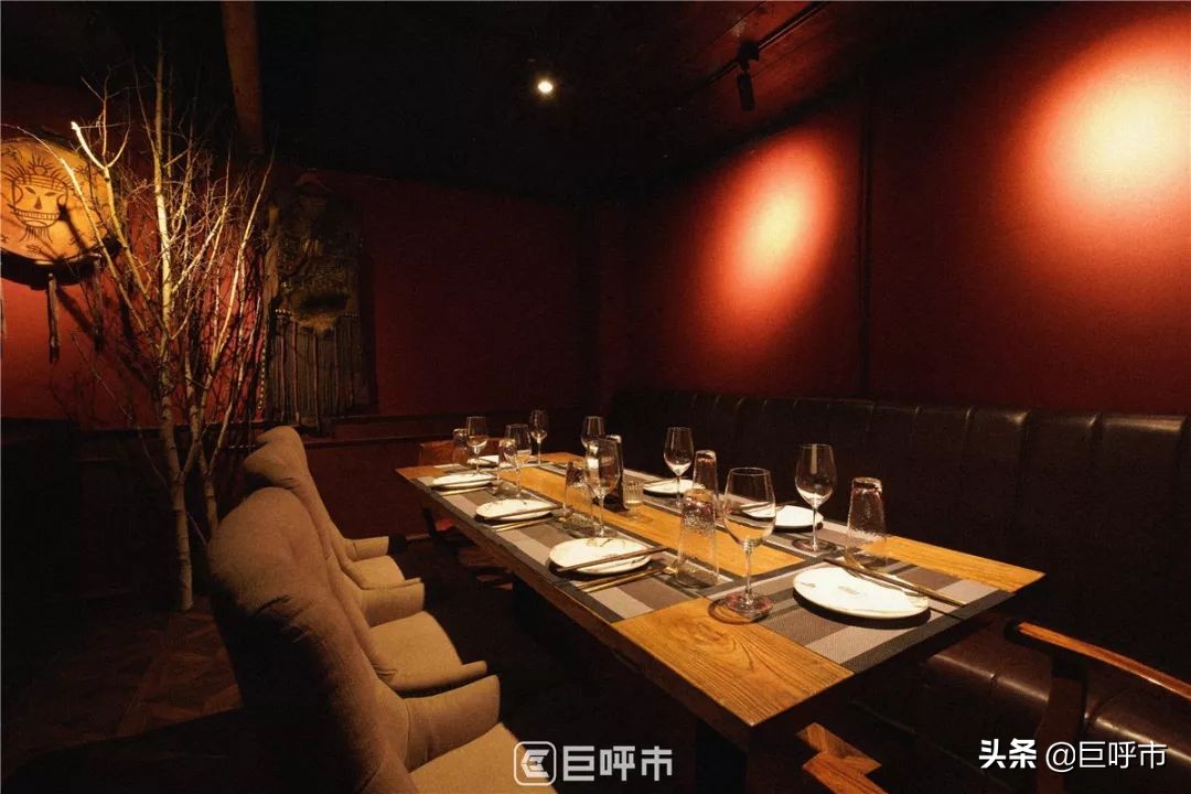 连著名导演都动心！这家餐吧颠覆了呼市人对蒙餐文化的理解