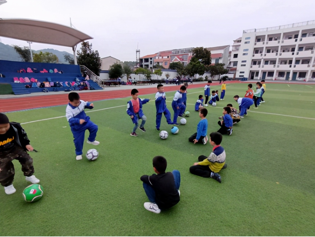 校园足球文化活动报道,校园足球运动开展情况
