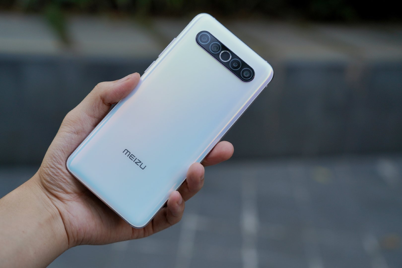 魅族17还值不值得入手,魅族17清仓是否值得入手