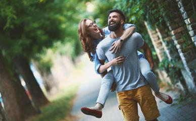 恋爱久了没话题了怎么办,恋爱久了如何保持爱情里的新鲜感