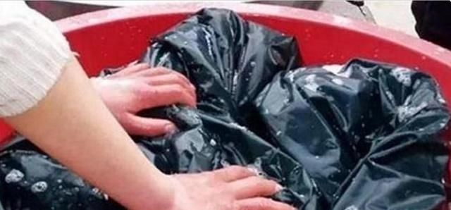 洗羽绒服里面的毛一点点,洗羽绒服倒点白醋不留痕迹吗