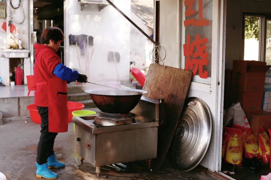 卖出1000多碗羊肉面,每天卖四五百斤羊肉