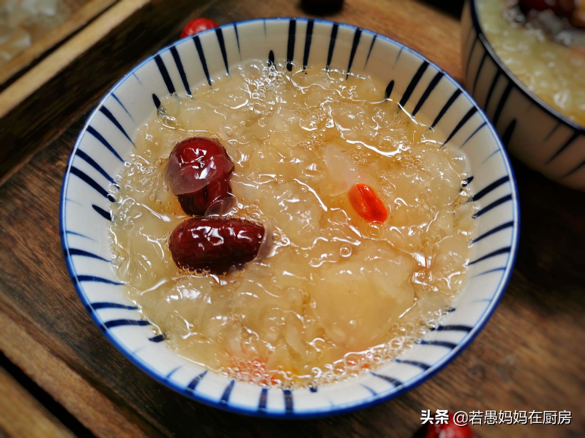 煮银耳溢出来怎么办,煮银耳不让白色泡沫溢出来