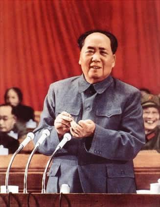 “公者千古，私者一时”，这是对毛*东泽**一生艰苦朴素的崇高评价