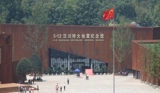 李子柒是四川绵阳平武哪里的人,美食旅游景点推荐博主