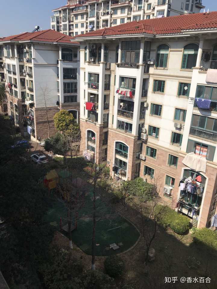 买了高层的人怎么样了,买了顶楼的房子后悔了吗