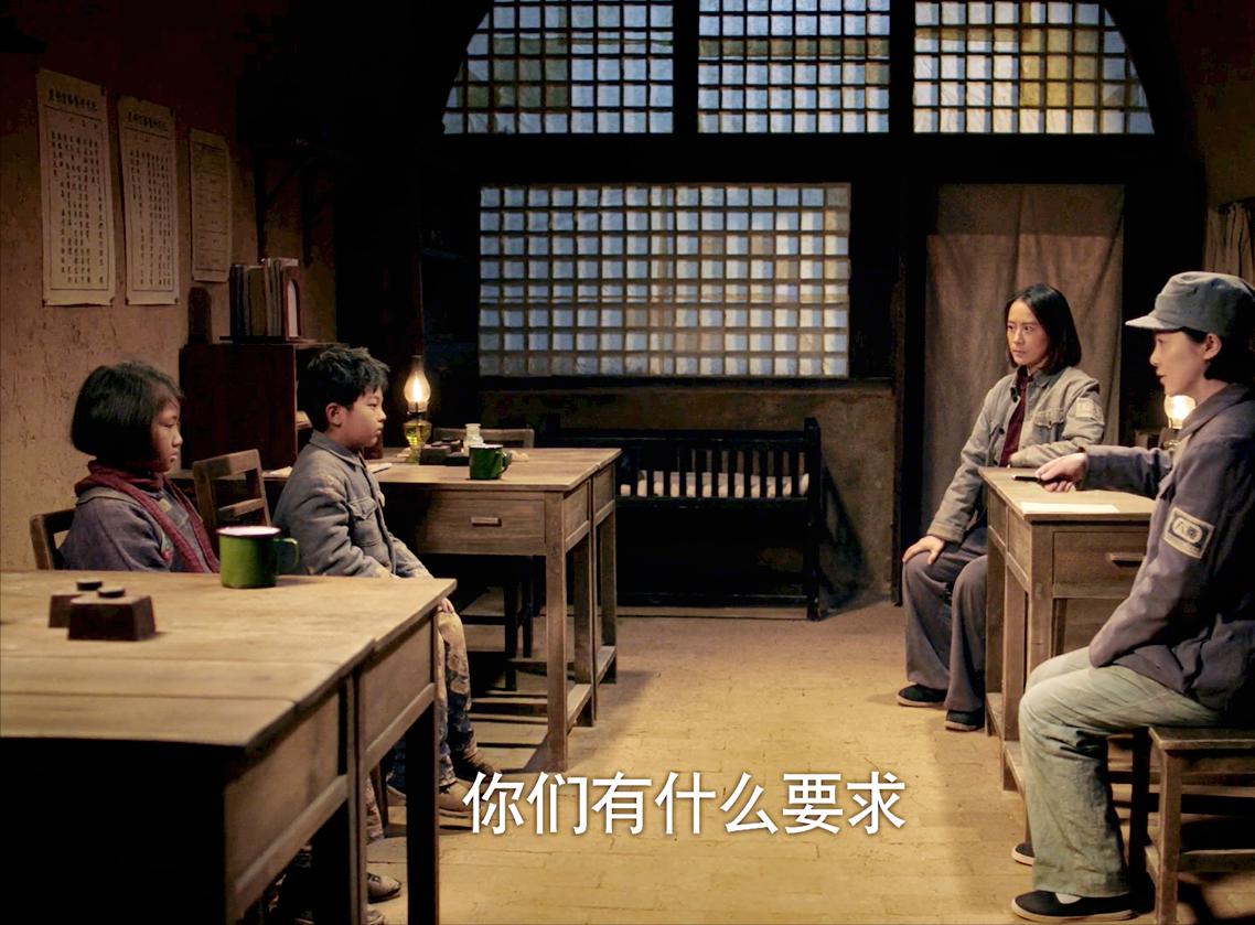 《啊摇篮》从敌区监狱来了26个孩子，父母都是革命英雄可敬又可怜
