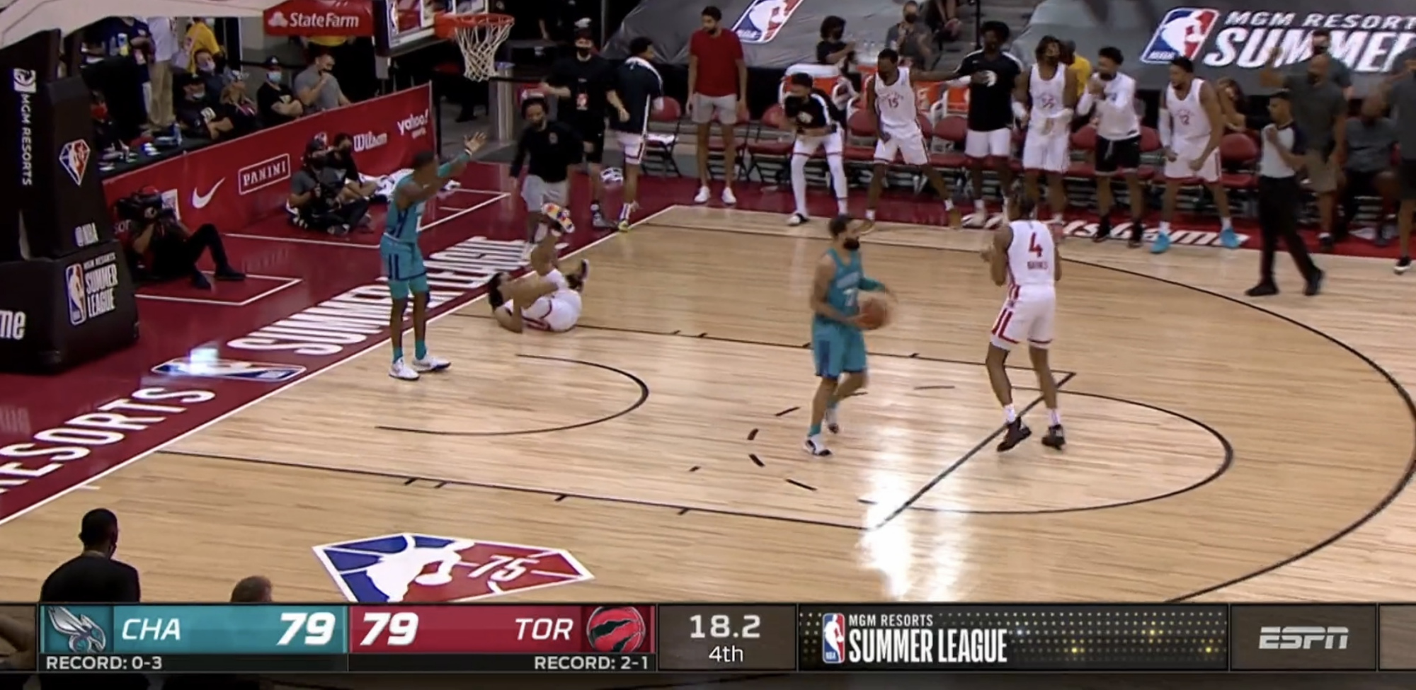 领先二十分被绝杀nba,剩0.2秒篮球绝杀nba