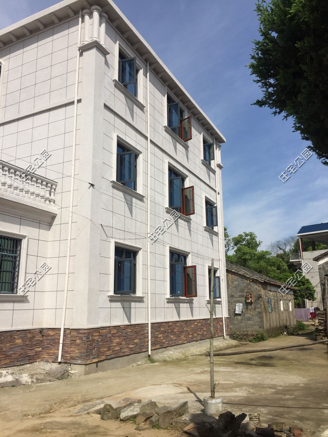 农村自建洋房多少钱,农村小洋房两层建造多少钱