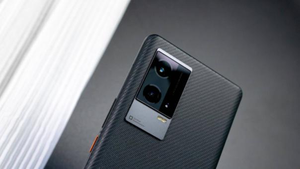 iPhone13拍照有马赛克？别再神话苹果拍照，该看看安卓了