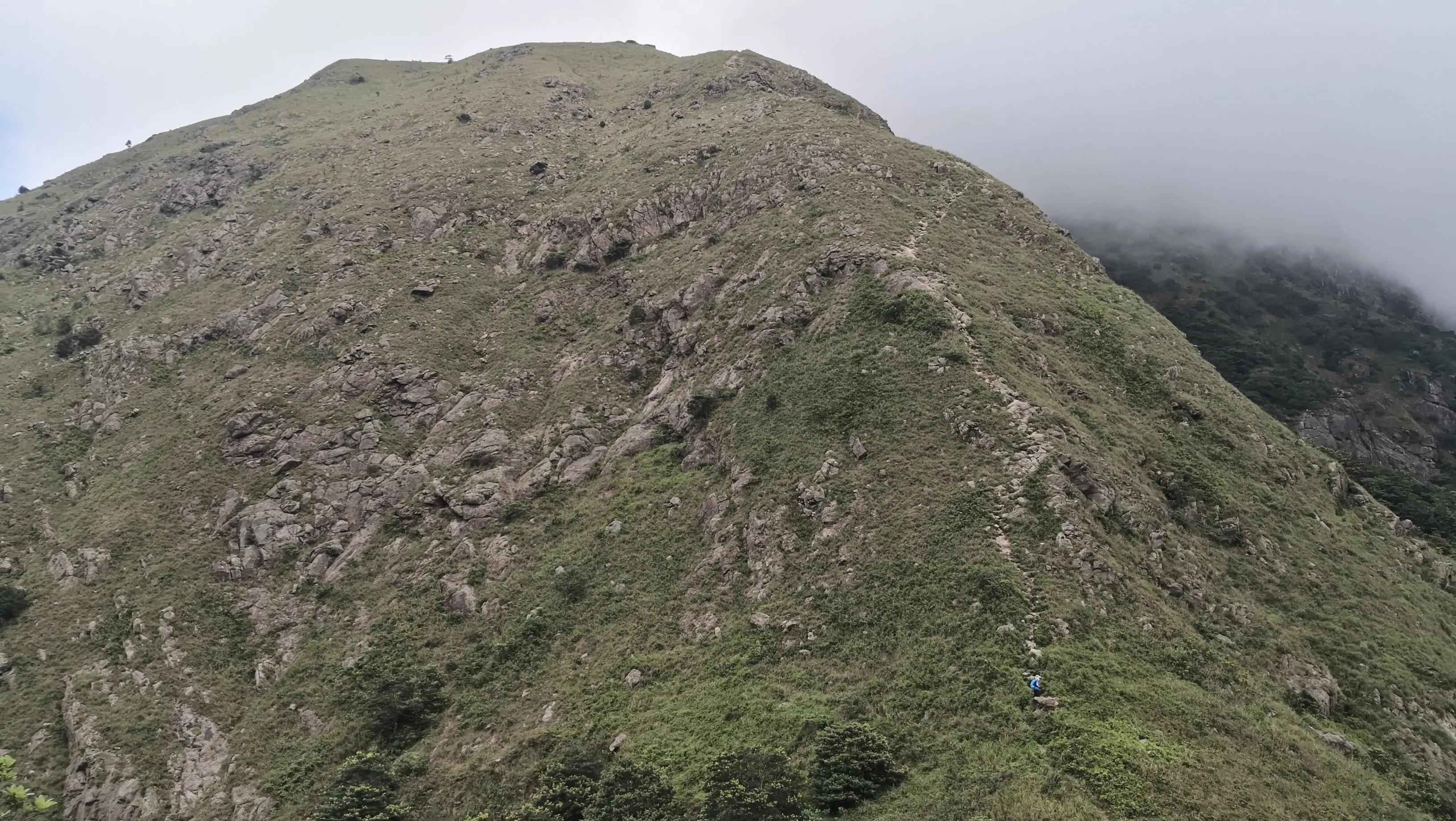 香港凤凰山狗牙岭难度大不大,香港凤凰山最难爬的山