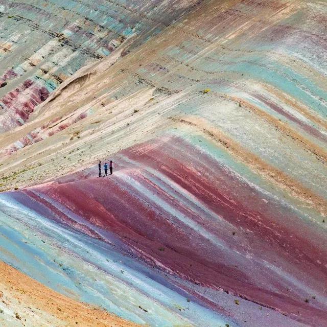 长相像外国人的汉族人,长相酷似中国人的印第安人