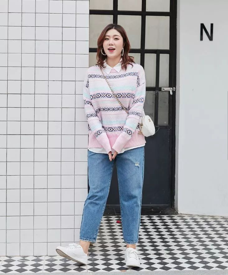 胖人穿毛衣怎么搭配显腿细,胖人穿好看的毛衣