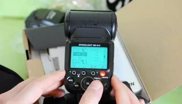 外闪和原厂有什么区别,外闪有必要买吗