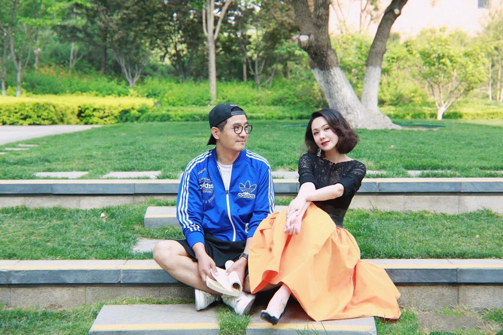 程莉莎郭晓冬婚姻模式,程莉莎晒与老公郭晓东合照