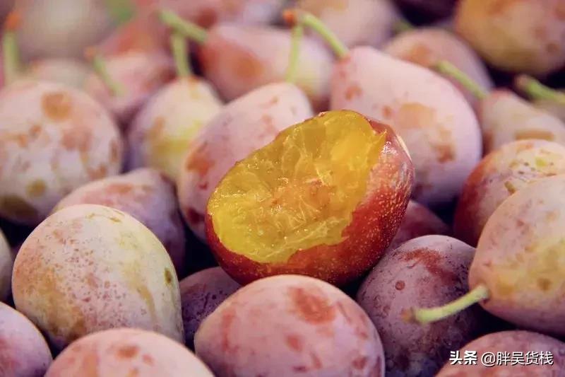 甜蜜多汁的新疆西梅你吃了吗,最顶级的西梅的味道