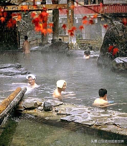 全裸泡温泉没问题!半裸运动绝对不行?日本的*规则潜**让外国人蒙圈