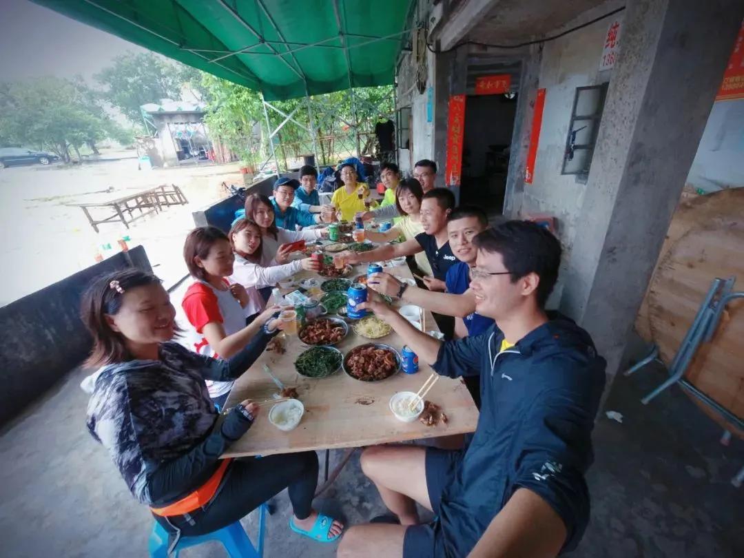 跑向沙9|哈工大沙9马峦山负重训练