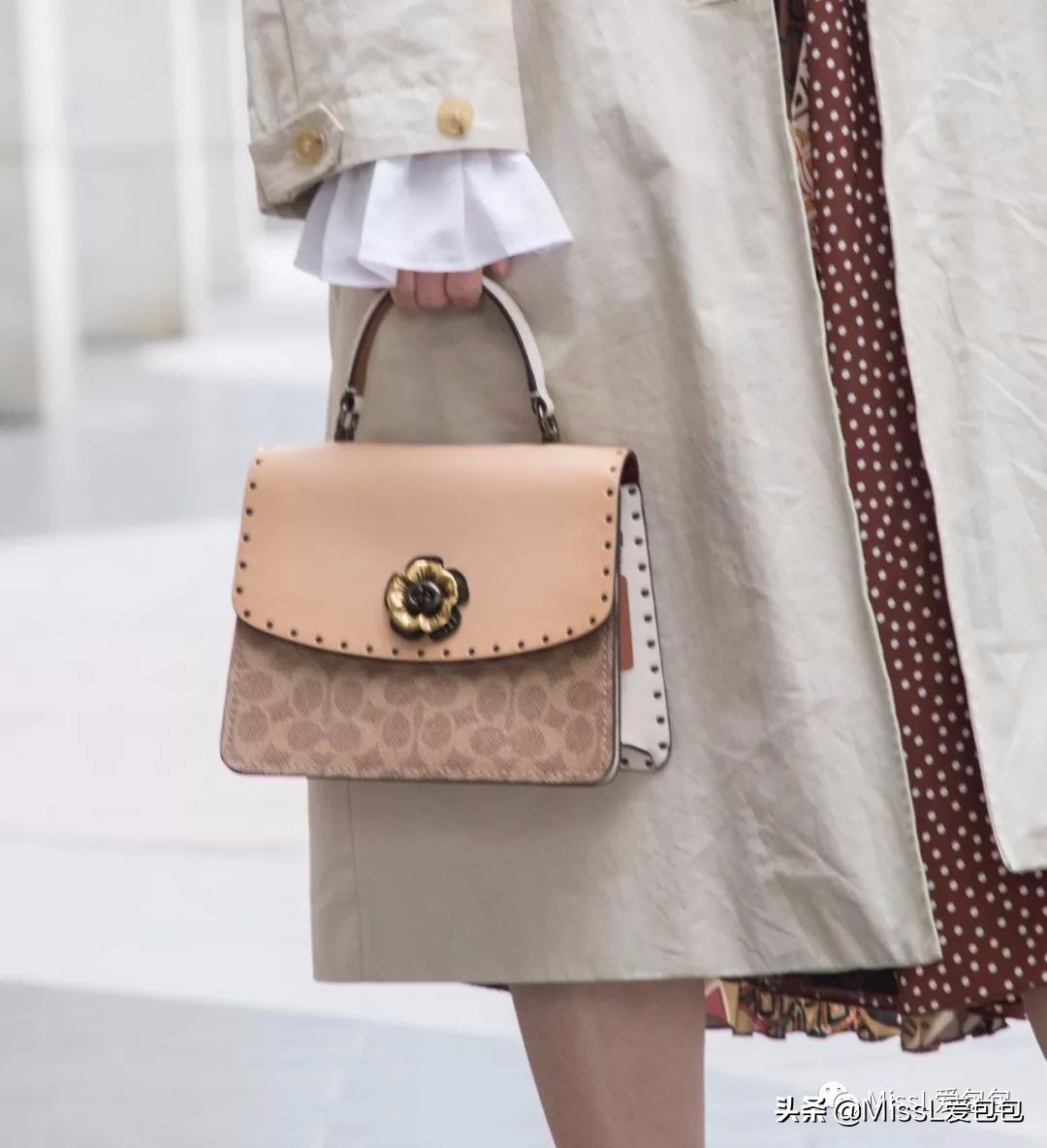 母亲节买束鲜花送妈妈,母亲节送妈妈一个皮包