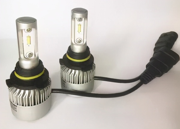 led汽车大灯感觉还是不够亮,换的led大灯感觉不是很亮什么原因