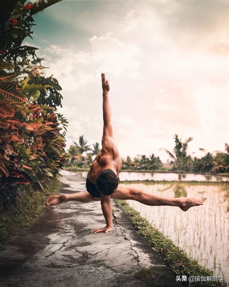 当瑜伽遇上摄影,男摄影师和瑜伽