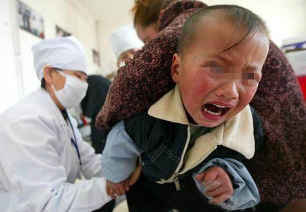 小男孩打针高情商回复,小男孩打针自我鼓励