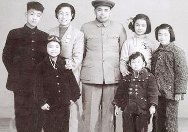 *世友许**之子许光,患癌后向医院提要求:不用进口药,不做过度治疗