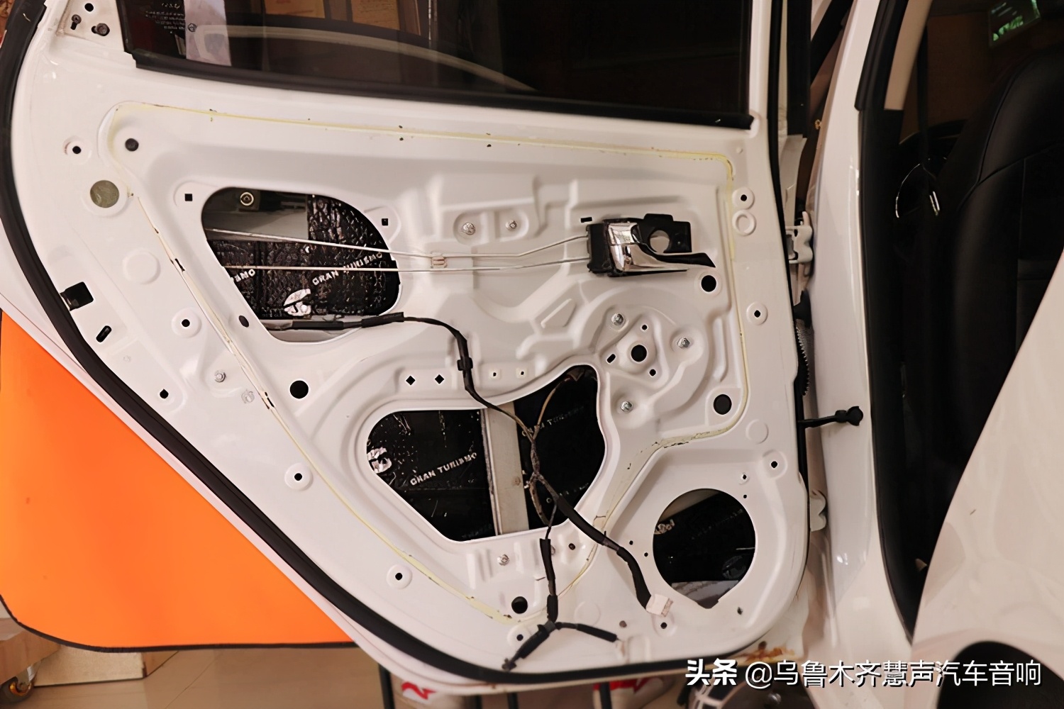 起亚k2改装音响怎样调音效最好,哈尔滨起亚k2音响改装