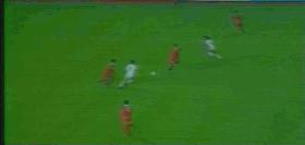 足球史上最全能支点中锋!他可以在中锋、前腰和边锋之间无缝衔接!