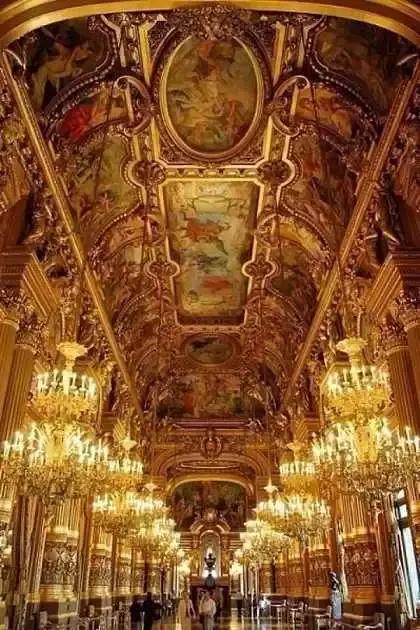 朋友圈炫富高级感,朋友圈的炫富一族到底是真富吗