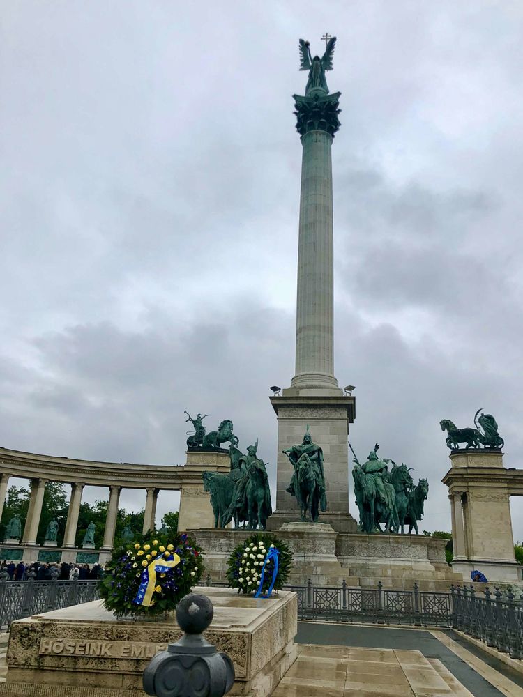 匈牙利的首都,当年陈强曾到此,两个儿子取名“布达”“佩斯”