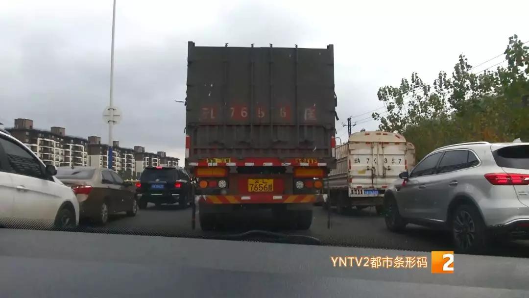 堵车堵在昆明北京路上视频,堵高速堵了一晚上