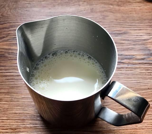 咖啡拉花用什么奶可以拉花,咖啡拉花怎么拿拉花杠