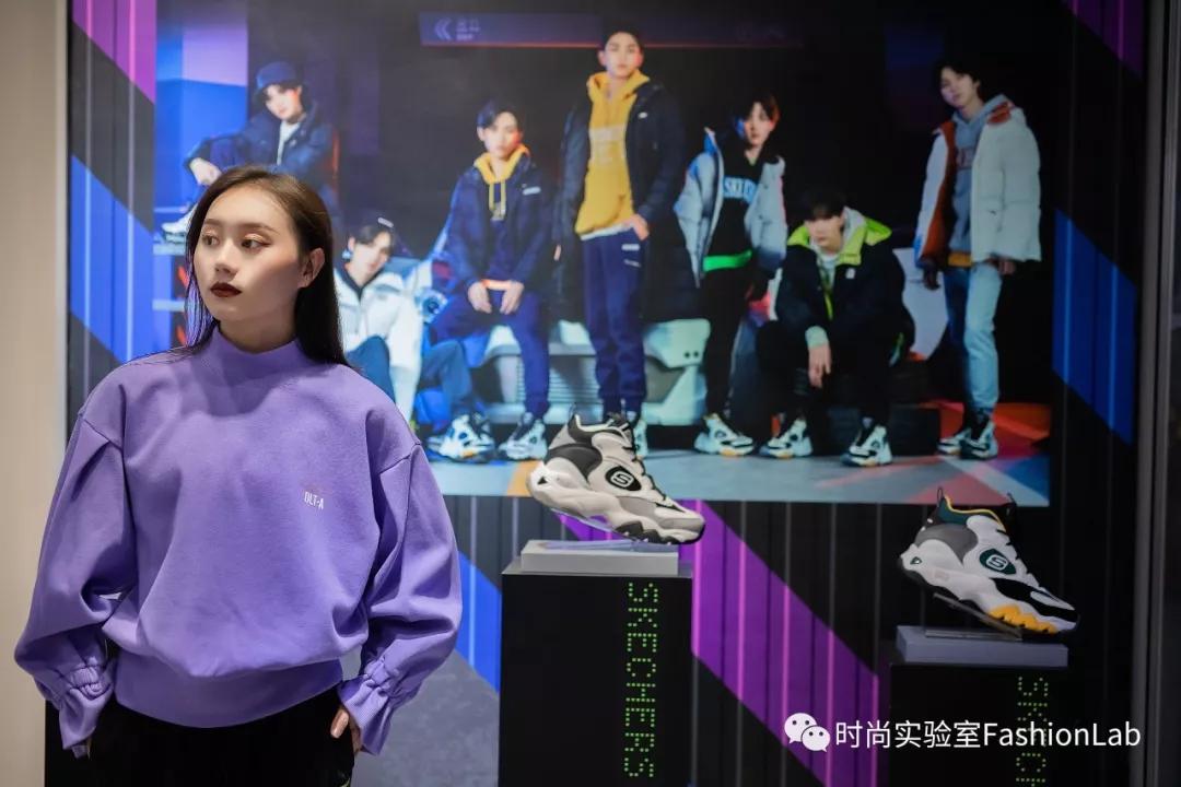 送对年终礼物是当代青年的社交核*器武**