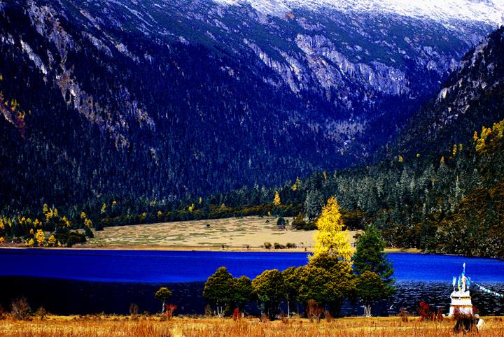 丁真的家乡是甘孜哪里,丁真家乡理塘有多美