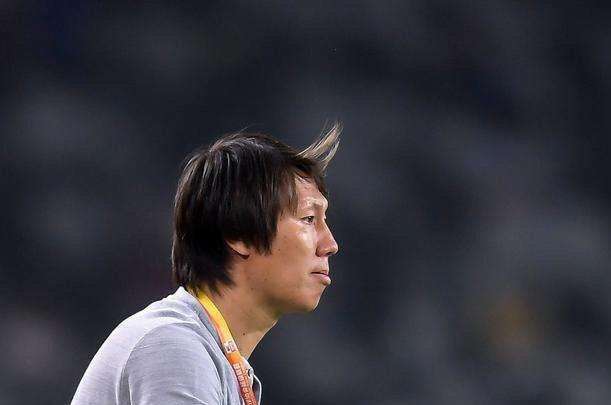 国足教练李铁首秀,国足训练颠球太惊艳