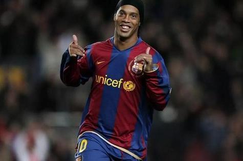 梅西c罗足球世界排名,c罗和梅西谁获得了第六次金球奖