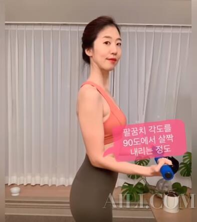 张钧甯开肩的正确方法视频,圆肩驼背张钧甯