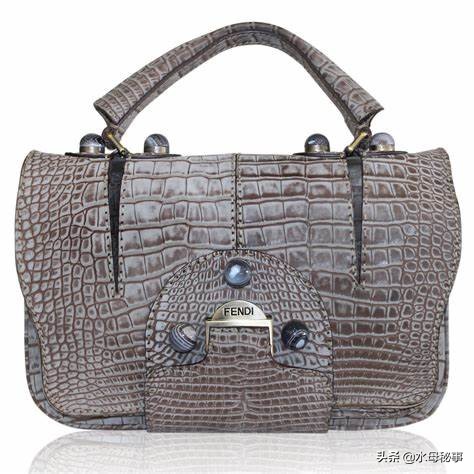 世界上15个最贵的服饰品牌,全球最贵的衣服排行榜