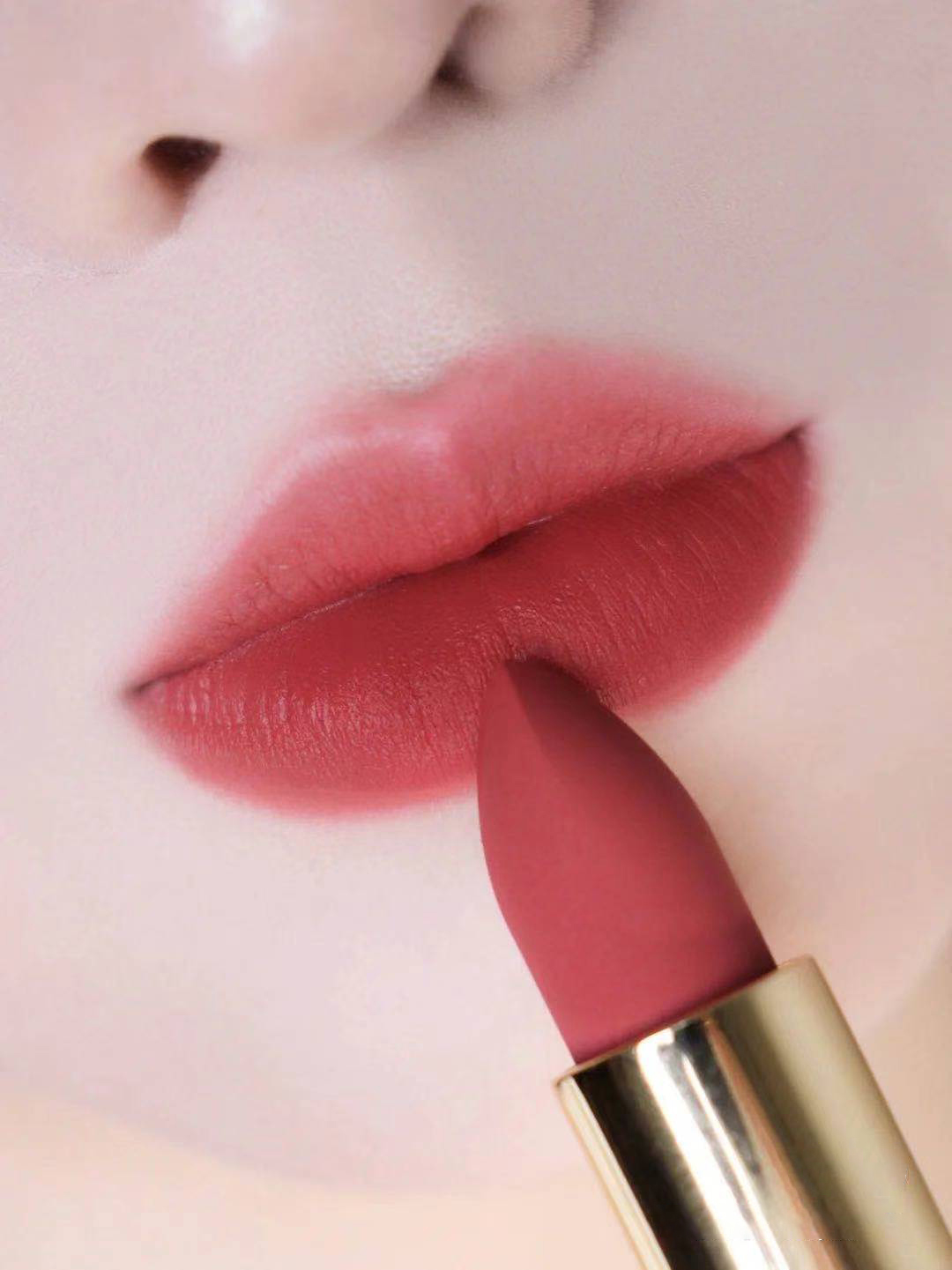 黄皮偏白泛红选兰蔻什么色号,深唇黄皮兰蔻红管274试色