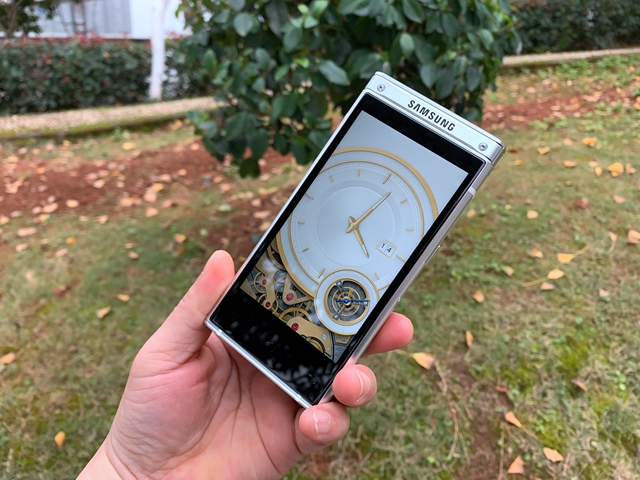 两千多元就能买到三星W2018?搭载骁龙835毫无破绽!