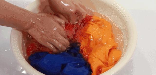 supreme白t恤有几种,15个颜色的衣服