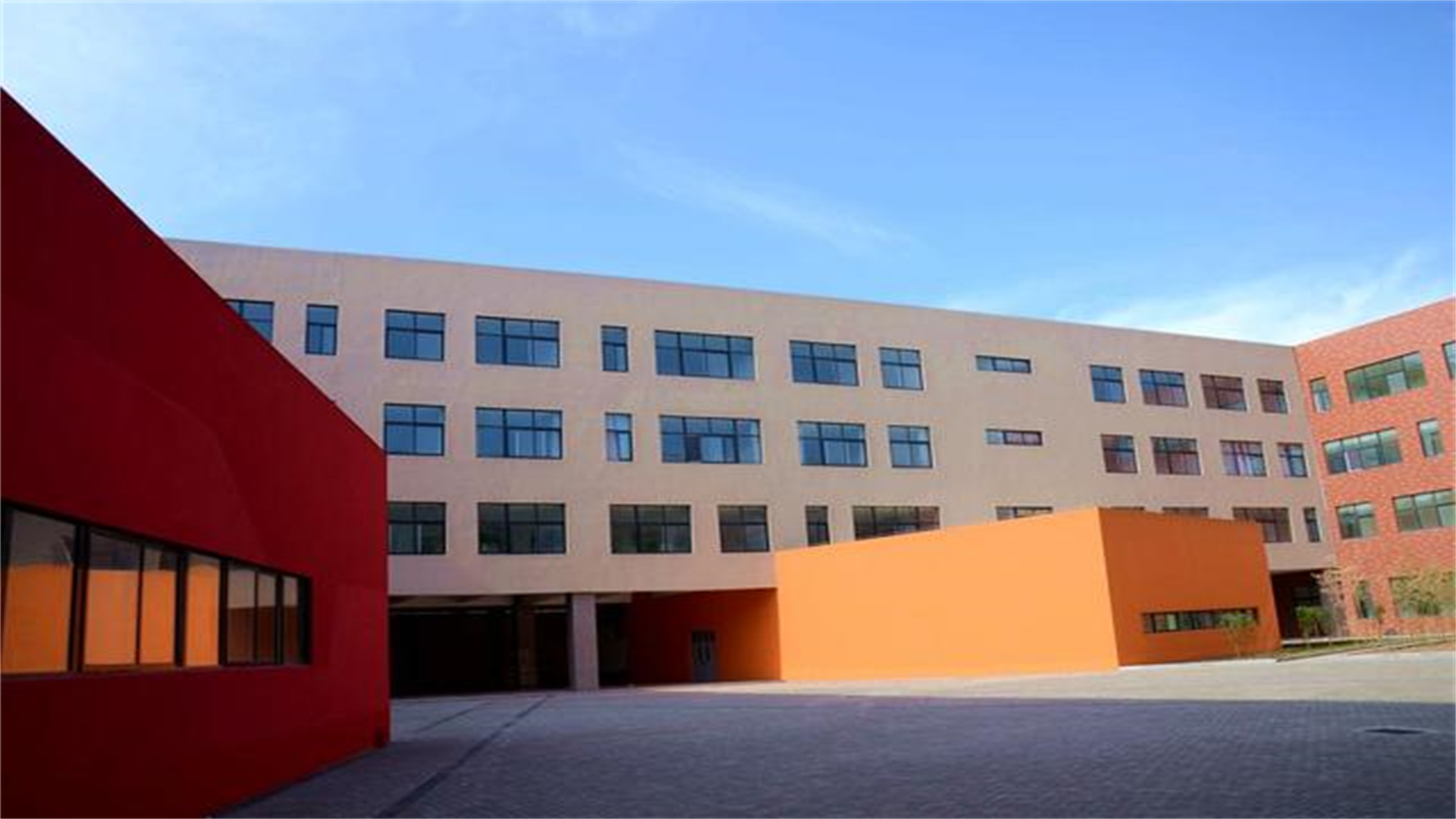 新乡这3所中学，当地的“领头羊”中学，是清北“优质生源地”