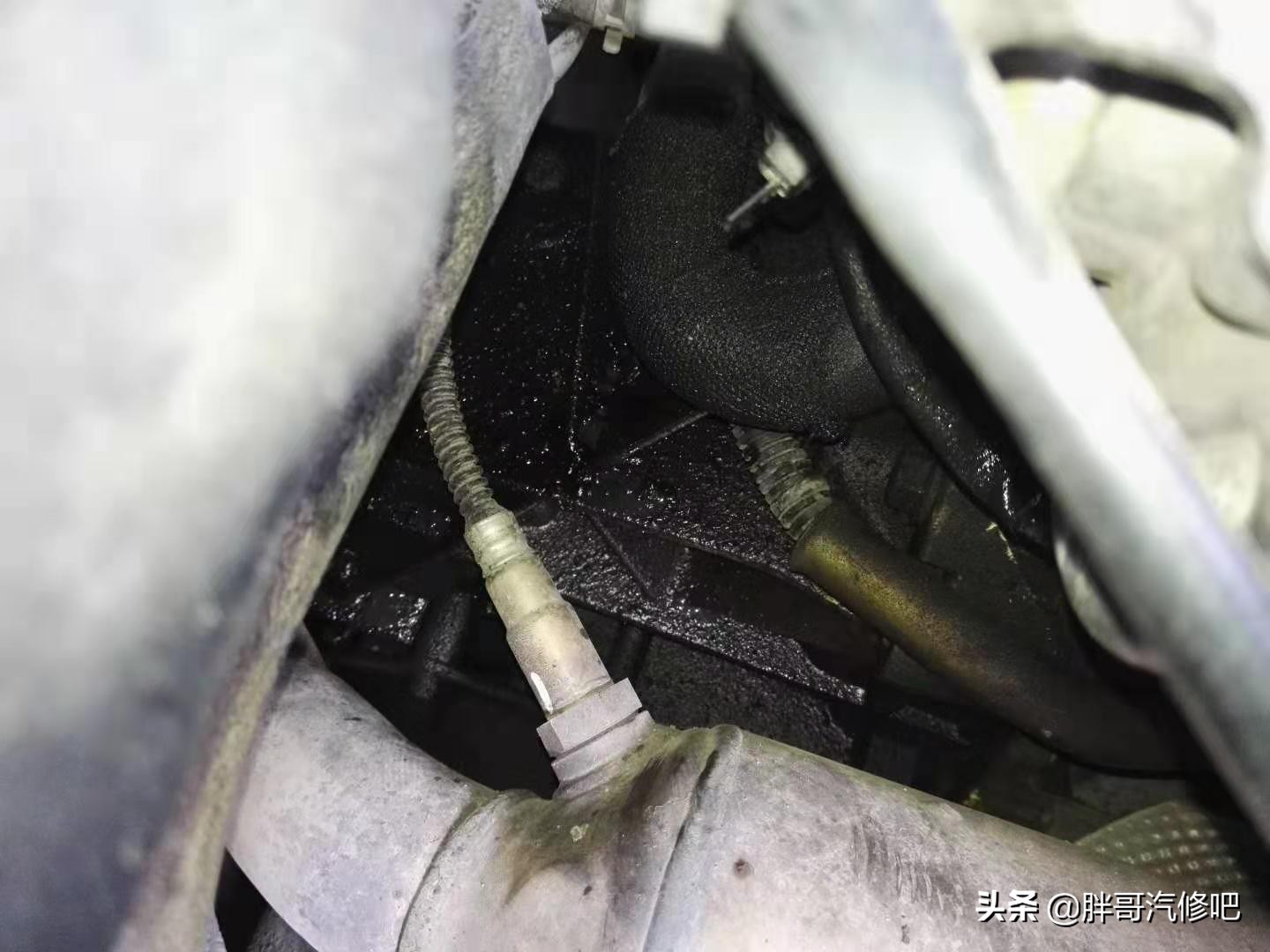 奥迪碳罐电磁阀坏怠速高,奥迪发动机烧机油更换活塞环